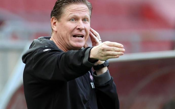Will sich mit Köln auch beim großen FC Bayern nicht verstecken: FC-Coach Markus Gisdol. Foto: Rolf Vennenbernd/dpa