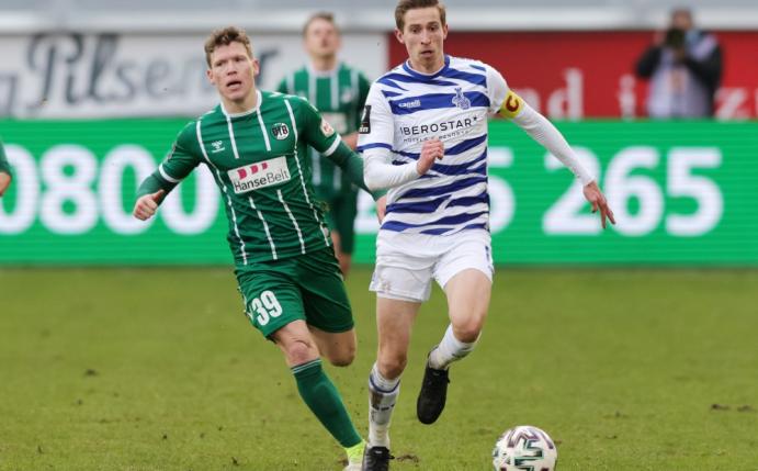 Riedel (l.) wird von Lübeck ausgeschlossen