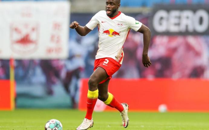 RB-Coach Nagelsmann setzt gegen Borussia Mönchengladbach wieder auf Abwehrchef Dayot Upamecano. Foto: Jan Woitas/dpa-Zentralbild/dpa