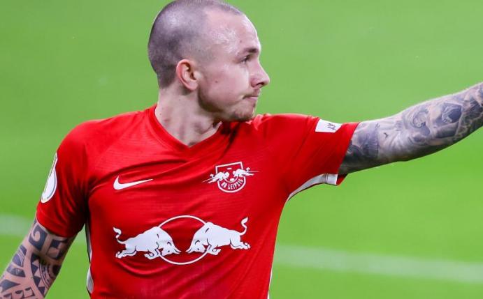 Leipzigs Spieler Angelino bedankt sich für ein Zuspiel. Foto: Jan Woitas/dpa-Zentralbild/dpa