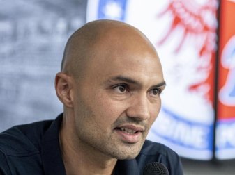 Turbine Potsdams Cheftrainer: Sofian Chahed. Foto: Fabian Sommer/dpa Turbine Potsdams Cheftrainer: Sofian Chahed. Foto: Fabian Sommer/dpa