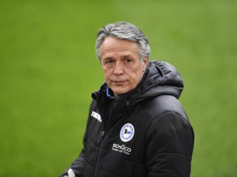 Laut Medienberichten droht Arminia-Trainer Uwe Neuhaus nach zuletzt fünf Spielen ohne Sieg das Aus. Foto: Marius Becker/dpa-POOL/dpa Laut Medienberichten droht Arminia-Trainer Uwe Neuhaus nach zuletzt fünf Spielen ohne Sieg das Aus. Foto: Marius Becker/dpa-POOL/dpa
