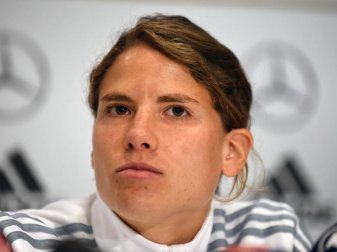 Annike Krahn soll dem BVB beim Aufbau einer Frauenfußball-Mannschaft sportlich beratend zur Seite stehen. Foto: picture alliance / dpa Annike Krahn soll dem BVB beim Aufbau einer Frauenfußball-Mannschaft sportlich beratend zur Seite stehen. Foto: picture alliance / dpa