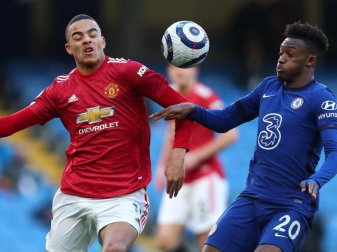 Manchesters Mason Greenwood (l) und Chelseas Callum Hudson-Odoi im Zweikampf um den Ball. Foto: Clive Rose/PA Wire/dpa Manchesters Mason Greenwood (l) und Chelseas Callum Hudson-Odoi im Zweikampf um den Ball. Foto: Clive Rose/PA Wire/dpa