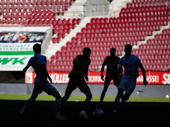Seit Ende Oktober letzten Jahres finden die Bundesliga-Partien vor leeren Rängen statt. Foto: Tom Weller/dpa Seit Ende Oktober letzten Jahres finden die Bundesliga-Partien vor leeren Rängen statt. Foto: Tom Weller/dpa