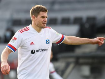 Ist ein großer Bewunderer von Bayern-Torjäger Robert Lewandowski: HSV-Stürmer Simon Terodde. Foto: Swen Pförtner/dpa Ist ein großer Bewunderer von Bayern-Torjäger Robert Lewandowski: HSV-Stürmer Simon Terodde. Foto: Swen Pförtner/dpa