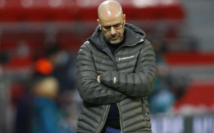 Gerät in Leverkusen immer mehr unter Druck: Bayer-Coach Peter Bosz. Foto: Thilo Schmuelgen/Reuters/Pool/dpa