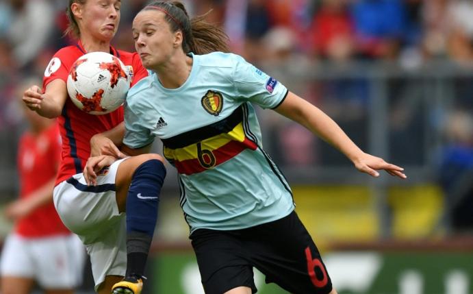 Tine De Caigny (r.) stürmt demnächst in der Bundesliga