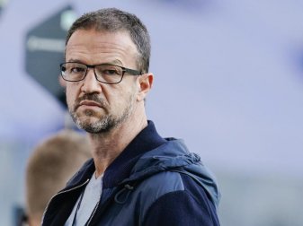 Steht bei Eintracht Frankfurt offenbar vor dem Absprung: Sportvorstand Fredi Bobic. Foto: Uwe Anspach/dpa Steht bei Eintracht Frankfurt offenbar vor dem Absprung: Sportvorstand Fredi Bobic. Foto: Uwe Anspach/dpa