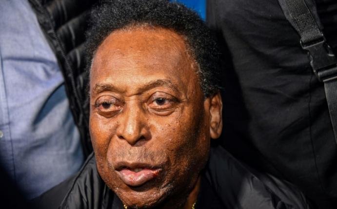 Freude über die Corona-Impfung: Pele