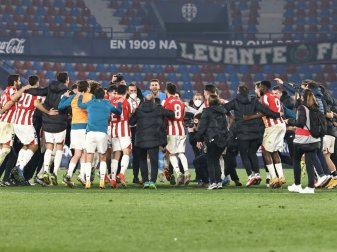 Athletic Bilbao bejubelt den doppelten Finaleinzug Athletic Bilbao bejubelt den doppelten Finaleinzug