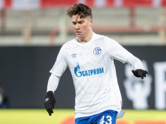 Feiert gegen Mainz sein Bundesligadebüt: Kerim Calhanoglu von Schalke 04. Foto: Andreas Gora/dpa-pool/dpa Feiert gegen Mainz sein Bundesligadebüt: Kerim Calhanoglu von Schalke 04. Foto: Andreas Gora/dpa-pool/dpa