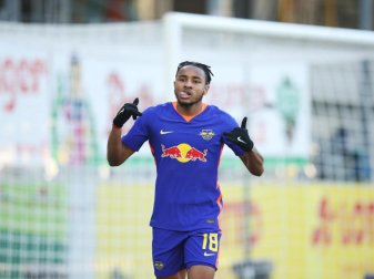 Leipzigs Mittelfeldspieler Christopher Nkunku jubelt nach seinem Tor zur 0:1-Auswärtsführung. Foto: Tom Weller/dpa Leipzigs Mittelfeldspieler Christopher Nkunku jubelt nach seinem Tor zur 0:1-Auswärtsführung. Foto: Tom Weller/dpa