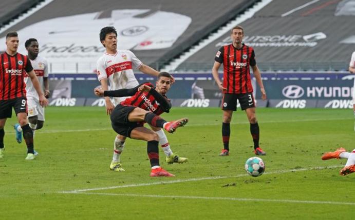 Eintracht Frankfurt spielte gegen den VfB Stuttgart nur 1:1. Foto: Thomas Frey/dpa