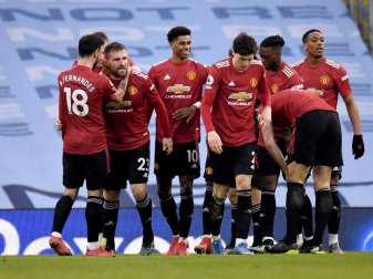 Manchester Uniteds Luke Shaw (2.v.l) feiert zusammen mit den Mannschaftskollegen sein Tor zum 2:0. Foto: Peter Powell/PA Wire/dpa Manchester Uniteds Luke Shaw (2.v.l) feiert zusammen mit den Mannschaftskollegen sein Tor zum 2:0. Foto: Peter Powell/PA Wire/dpa