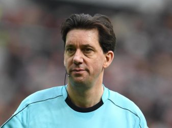 Bundesliga-Schiedsrichter aus Berlin: Manuel Gräfe. Foto: Daniel Reinhardt/dpa