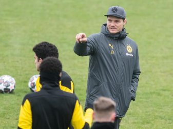 BVB-Trainer Edin Terzic bereitet sein Team auf das Rückspiel gegen den FC Sevilla vor. Foto: Bernd Thissen/dpa BVB-Trainer Edin Terzic bereitet sein Team auf das Rückspiel gegen den FC Sevilla vor. Foto: Bernd Thissen/dpa