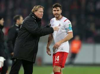 Markus Gisdol (l.) schwärmt von Kapitän Jonas Hector