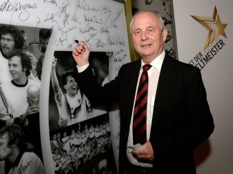 Bernd Hölzenbein feiert seinen 75. Geburtstag Bernd Hölzenbein feiert seinen 75. Geburtstag