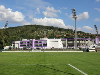 Im Stadion wurde wohl Essen und Trinken serviert