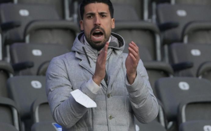 Sami Khedira trug längere Zeit keinen Mund-Nase-Schutz