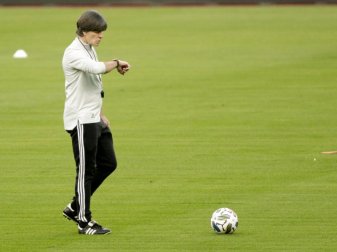 Bereitet das DFB-Team das letzte Mal auf ein großes Turnier vor: Bundestrainer Joachim Löw. Foto: Daniel Gonzales Acuna/dpa Bereitet das DFB-Team das letzte Mal auf ein großes Turnier vor: Bundestrainer Joachim Löw. Foto: Daniel Gonzales Acuna/dpa