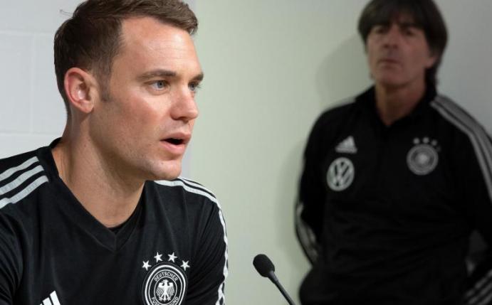 Torhüter Manuel Neuer möchte Bundestrainer Joachim Löw bei der EM möglichst erfolgreich verabschieden. Foto: Federico Gambarini/dpa
