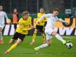 Borussia Mönchengladbach verlängerte den Vertrag mit Nico Elvedi (r). Foto: Federico Gambarini/dpa-Pool/dpa