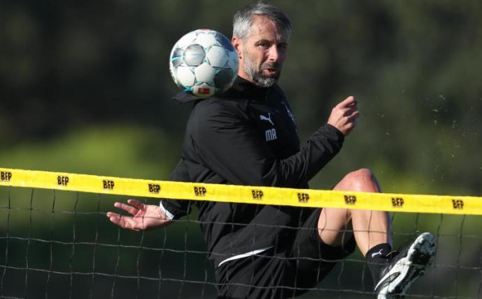 Konnte sich intensiv mit seinem Team auf das wichtige Spiel in Augsburg vorbereiten: Gladbach-Coach Marco Rose. Foto: Friso Gentsch/dpa