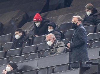 Dortmunds Geschäftsführer Hans-Joachim Watzke (r). Foto: Bernd Thissen/dpa-Pool/dpa Dortmunds Geschäftsführer Hans-Joachim Watzke (r). Foto: Bernd Thissen/dpa-Pool/dpa