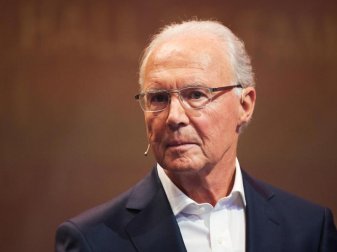 Franz Beckenbauer kann sich Lothar Matthäus als Fußball-Bundestrainer vorstellen. Foto: Ina Fassbender/dpa Franz Beckenbauer kann sich Lothar Matthäus als Fußball-Bundestrainer vorstellen. Foto: Ina Fassbender/dpa