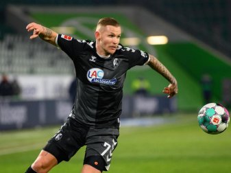 Freiburgs Jonathan Schmid ist mit 274 Einsätzen neuer französischer Bundesliga-Rekordspieler. Foto: Swen Pförtner/dpa