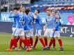 Wegen mehrerer positiver Tests muss die gesamte Mannschaft von Holstein Kiel in Quarantäne. Foto: Frank Molter/dpa