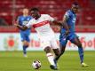 Stuttgarts Orel Mangala hat sich im Spiel gegen Hoffenheim verletzt. Foto: Tom Weller/dpa