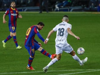 Lionel Messi (M) erzielte zwei Treffer für den FC Barcelona. Foto: Joan Monfort/AP/dpa Lionel Messi (M) erzielte zwei Treffer für den FC Barcelona. Foto: Joan Monfort/AP/dpa