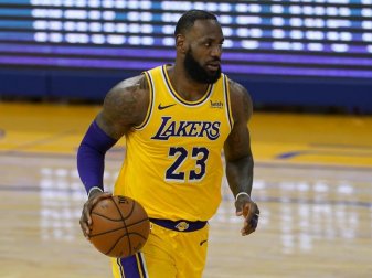 Hat Anteile an der Fenway Sports Group erworben haben und ist damit Miteigentümer des FC Liverpool: LeBron James. Foto: Jeff Chiu/AP/dpa