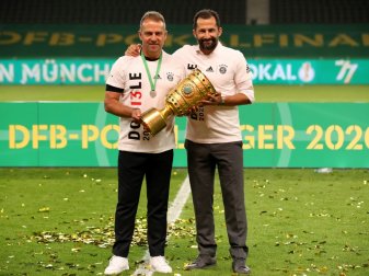 Aussprache: Hansi Flick (l.) und Hasan Salihamidzic Aussprache: Hansi Flick (l.) und Hasan Salihamidzic