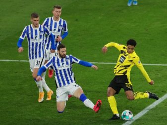 Jude Bellingham (r) steht bei Borussia Dortmund unter Vertrag. Foto: Friedemann Vogel/EPA-Pool/dpa Jude Bellingham (r) steht bei Borussia Dortmund unter Vertrag. Foto: Friedemann Vogel/EPA-Pool/dpa