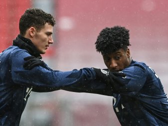 Bayern Münchens Benjamin Pavard (l.) und Kingsley Coman Bayern Münchens Benjamin Pavard (l.) und Kingsley Coman