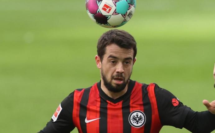 Erkennt die Nummer vom Bundestrainer schon, wenn der anruft: Frankfurts Amin Younes. Foto: Jan Woitas/dpa-Zentralbild/dpa