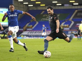 Brachte Man City gegen den FC Everton auf die Siegerstraße: Ilkay Gündogan (r). Foto: Jon Super/Pool AP/dpa