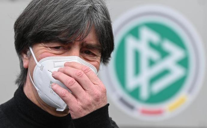 Entscheidet im Mai über den finalen EM-Kader: Bundestrainer Joachim Löw. Foto: Arne Dedert/dpa