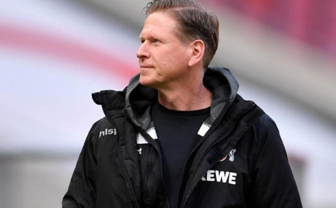 Hat mit dem 2:2 gegen den BVB wieder ein persönliches «Endspiel» hinter sich: Kölns Trainer Markus Gisdol. Foto: Marius Becker/dpa-Pool/dpa