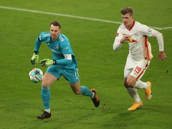 Spielen Bayern-Keeper Manuel Neuer (l) und Leipzigs Alexander Sörloth den Bundesliga-Gipfel vor 999 Zuschauern?. Foto: Alexander Hassenstein/Getty Images Europe/Pool/dpa Spielen Bayern-Keeper Manuel Neuer (l) und Leipzigs Alexander Sörloth den Bundesliga-Gipfel vor 999 Zuschauern?. Foto: Alexander Hassenstein/Getty Images Europe/Pool/dpa