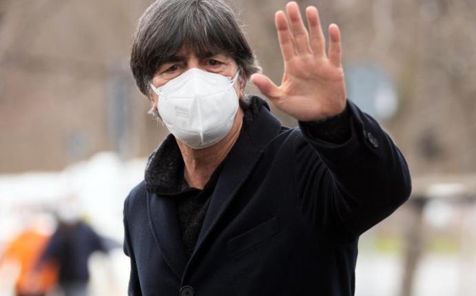 Hält die ersten Begegnungen der WM-Qualifikation zum Einspielen für die EM für «wahnsinnig wichtig»: Joachim Löw. Foto: Federico Gambarini/dpa