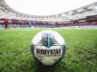 In der Bundesliga soll auch an Ostern der Ball rollen. Foto: Tom Weller/dpa-Pool/dpa