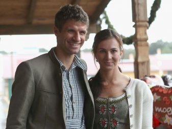 Thomas und Lisa Müller besitzen gemeinsam 50 Pferde Thomas und Lisa Müller besitzen gemeinsam 50 Pferde