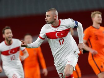 Yilmaz schnürt gegen die Niederlande einen Dreierpack Yilmaz schnürt gegen die Niederlande einen Dreierpack