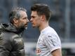 Macht seine Zukunft in Gladbach auch vom Nachfolger von Trainer Marco Rose (l) abhängig: Matthias Ginter. Foto: Martin Meissner/Pool AP/dpa