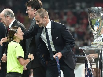 Stephanie Frappart pfiff den UEAFA-Supercup 2019 Stephanie Frappart pfiff den UEAFA-Supercup 2019